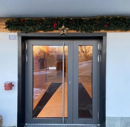 Sunny Swiss Mountain In Centre By Jolidi ナンダ